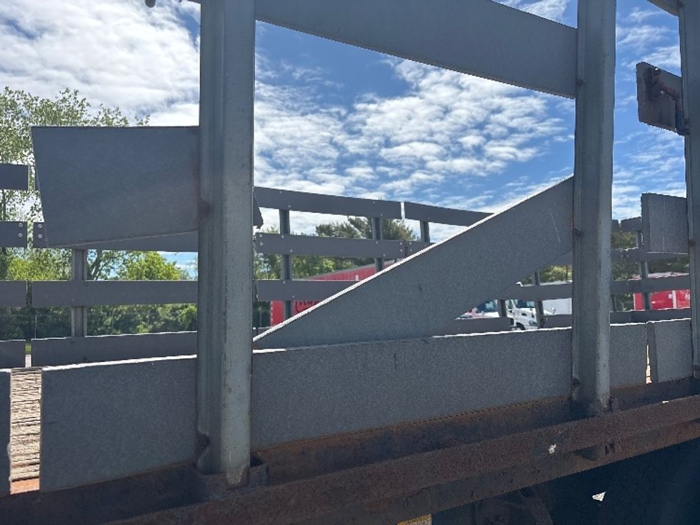 Flatbed Truck-Light and Medium Duty Trucks-Hino-2019-338-Sandwich-MA-250,257\n\t\tmiles-$ 30,750 - Image 25