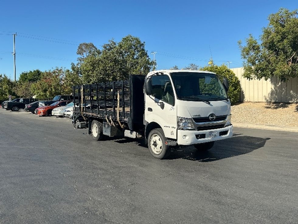 Flatbed Truck-Light and Medium Duty Trucks-Hino-2020-195-Torrance-CA-105,407\n\t\tmiles-$ 40,500 - Image 1