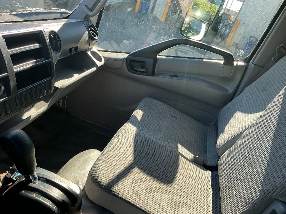 Flatbed Truck-Light and Medium Duty Trucks-Hino-2020-195-Torrance-CA-105,407\n\t\tmiles-$ 40,500 - Image 18
