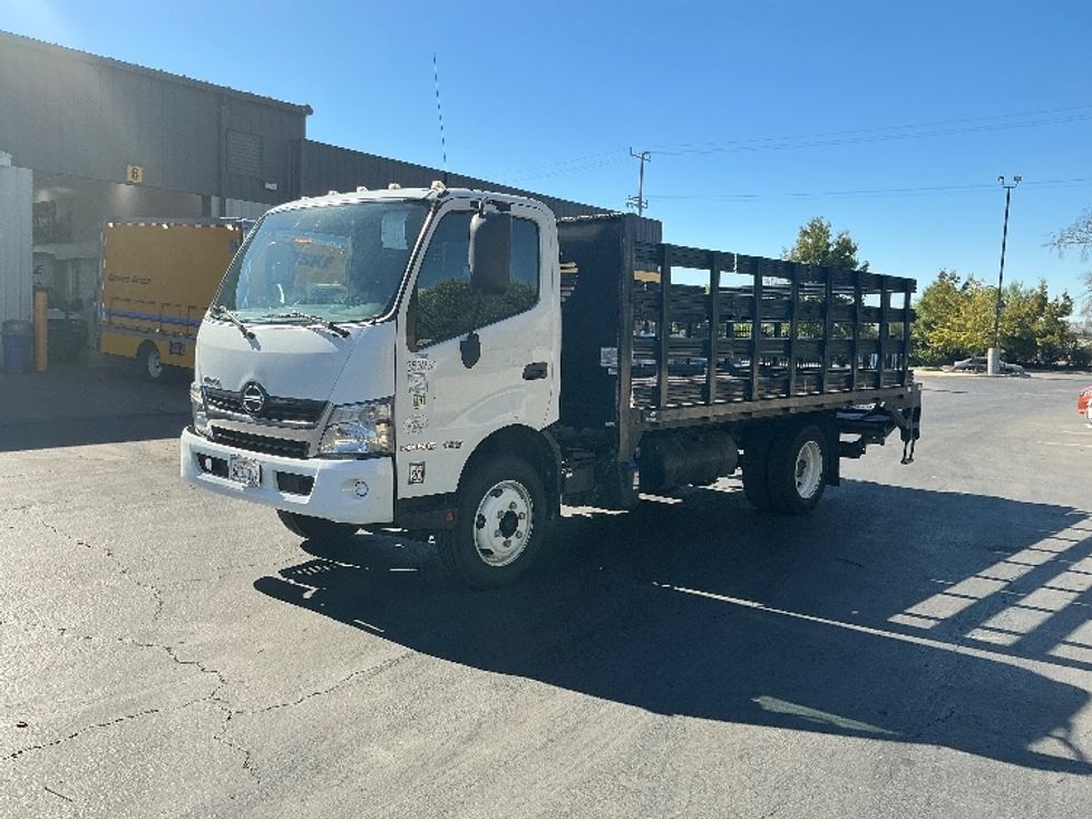 Flatbed Truck-Light and Medium Duty Trucks-Hino-2020-195-Torrance-CA-105,407\n\t\tmiles-$ 40,500 - Image 3