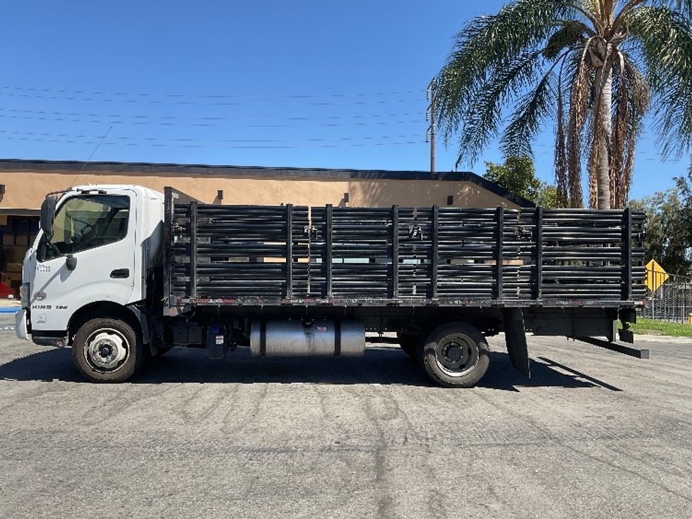 Flatbed Truck-Light and Medium Duty Trucks-Hino-2020-195-Torrance-CA-308,693\n\t\tmiles-$ 18,000 - Image 4