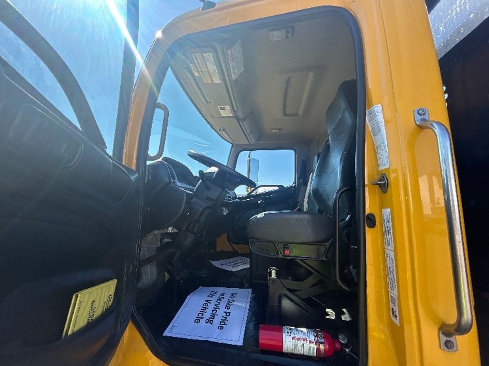 Flatbed Truck-Light and Medium Duty Trucks-Hino-2020-268-Brooklyn Park-MN-118,557\n\t\tmiles-$ 54,250 - Image 17