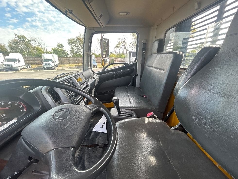 Flatbed Truck-Light and Medium Duty Trucks-Hino-2020-268-Brooklyn Park-MN-118,557\n\t\tmiles-$ 54,250 - Image 19