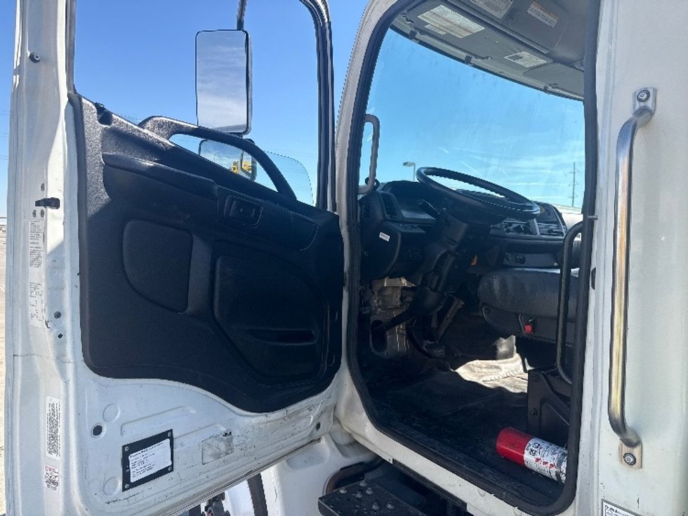 Flatbed Truck-Light and Medium Duty Trucks-Hino-2020-268-Dallas-TX-223,319\n\t\tmiles-$ 37,500 - Image 16