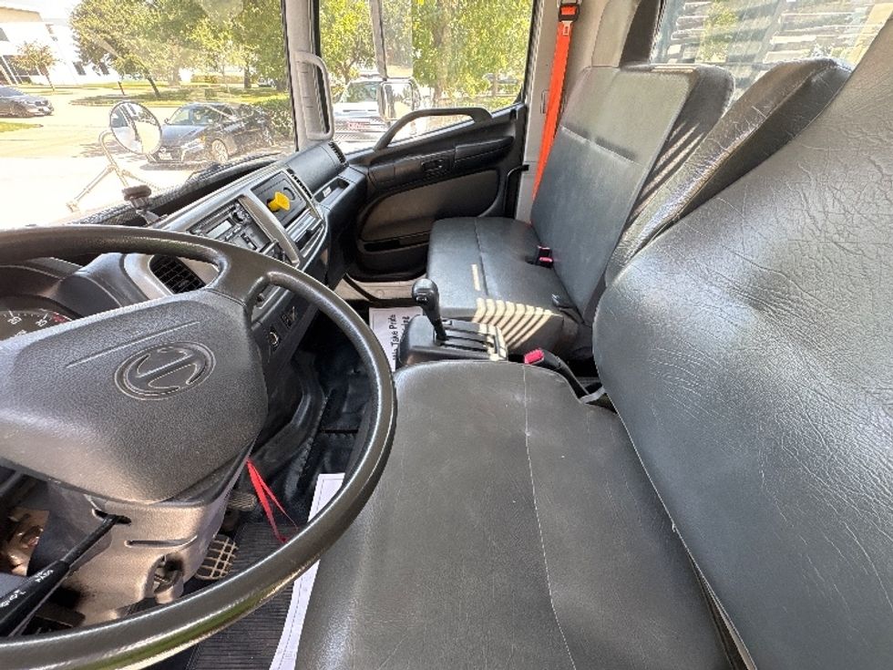 Flatbed Truck-Light and Medium Duty Trucks-Hino-2020-268-Dallas-TX-85,126\n\t\tmiles-$ 65,250 - Image 19