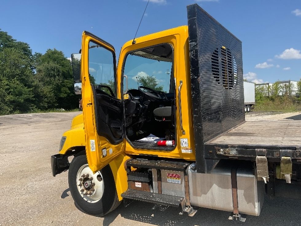Flatbed Truck-Light and Medium Duty Trucks-Hino-2020-268-East Chicago-IN-88,372\n\t\tmiles-$ 68,000 - Image 15