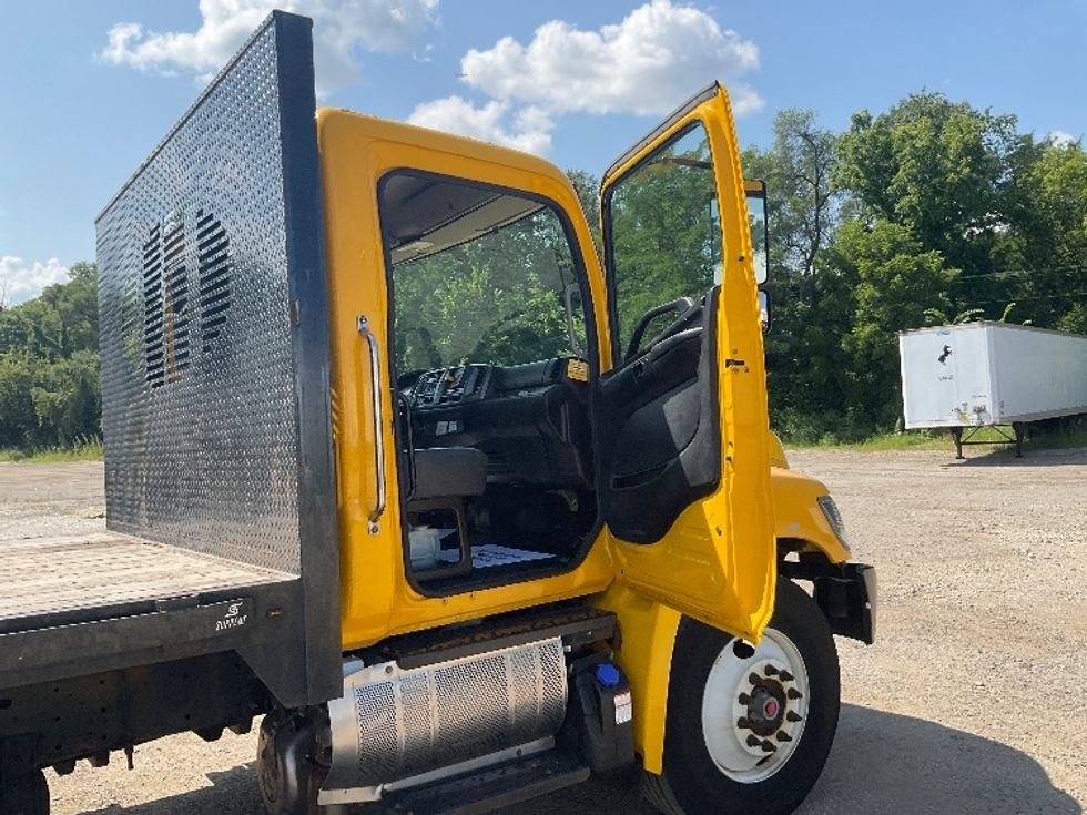 Flatbed Truck-Light and Medium Duty Trucks-Hino-2020-268-East Chicago-IN-88,372\n\t\tmiles-$ 68,000 - Image 19