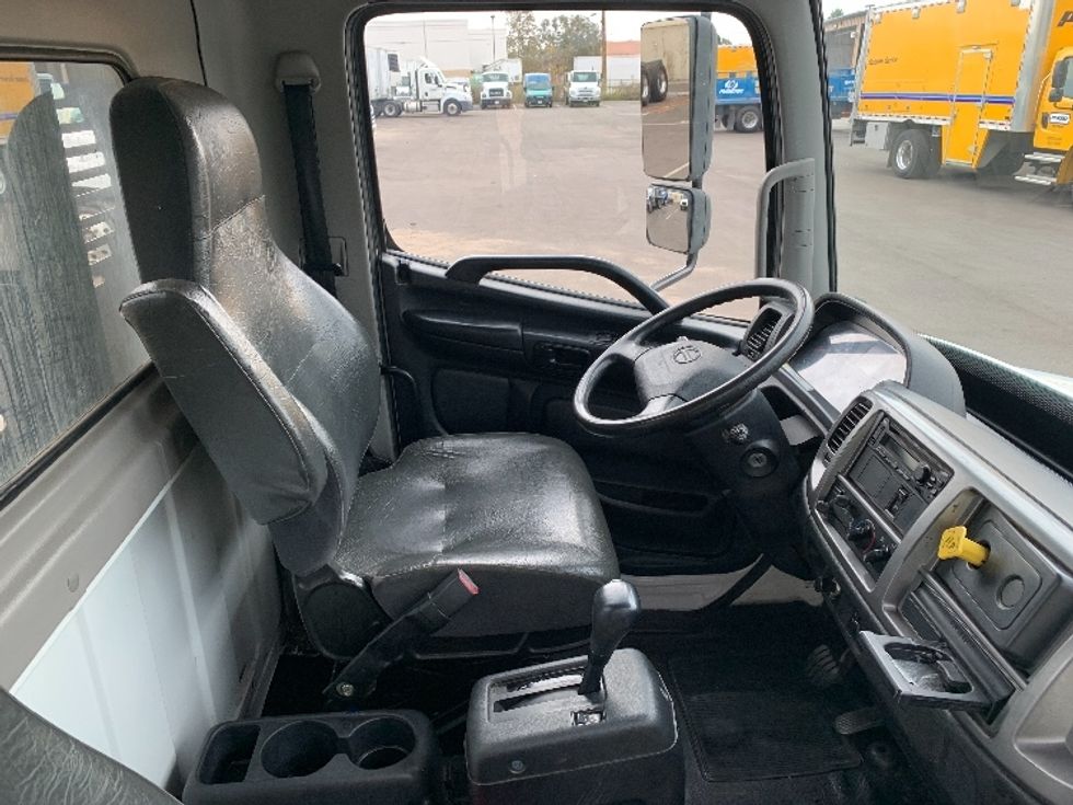 Flatbed Truck-Light and Medium Duty Trucks-Hino-2020-268-Fresno-CA-212,981\n\t\tmiles-$ 48,250 - Image 19
