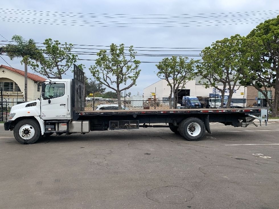 2020 Hino Conventional Type Truck Single Cab photo 3