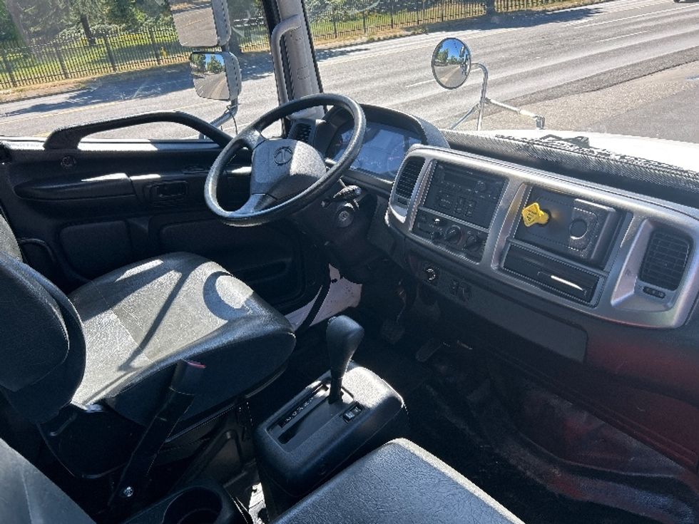 Flatbed Truck-Light and Medium Duty Trucks-Hino-2020-268-Portland-OR-60,794\n\t\tmiles-$ 66,000 - Image 17
