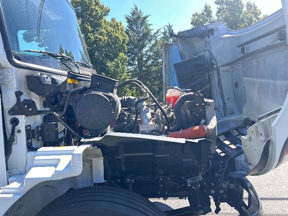 Flatbed Truck-Light and Medium Duty Trucks-Hino-2020-268-Portland-OR-60,794\n\t\tmiles-$ 66,000 - Image 18