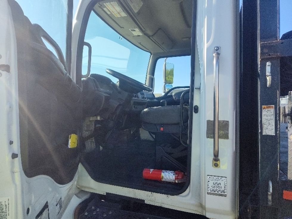2020 Hino Conventional Type Truck Single Cab photo 9