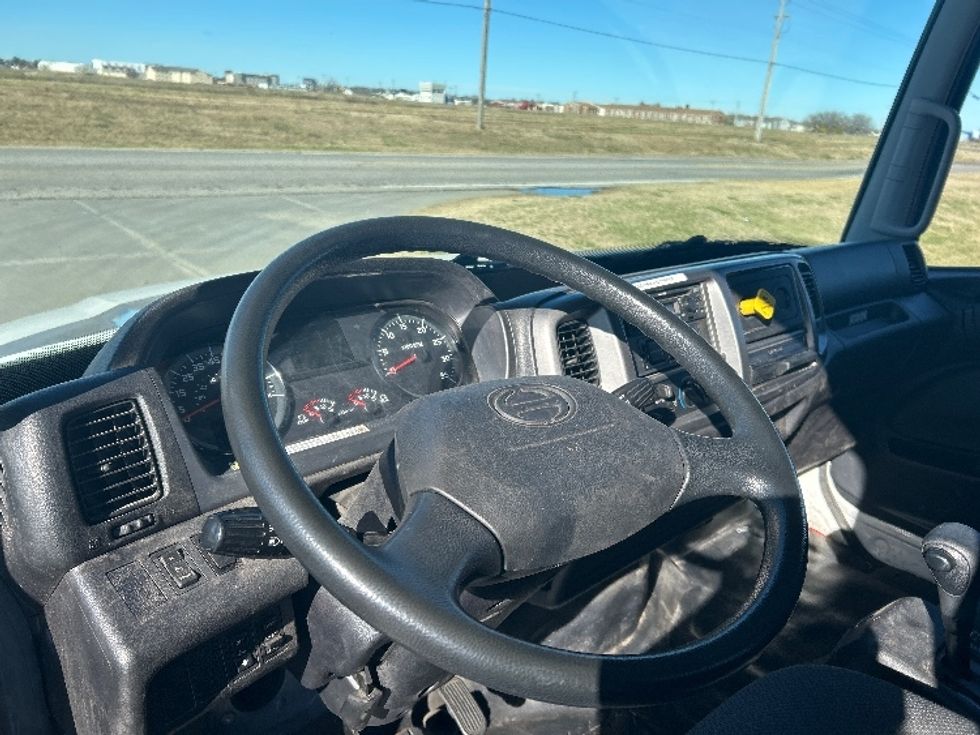 Flatbed Truck-Light and Medium Duty Trucks-Hino-2020-268-Wichita-KS-32,254\n\t\tmiles-$ 63,250 - Image 12