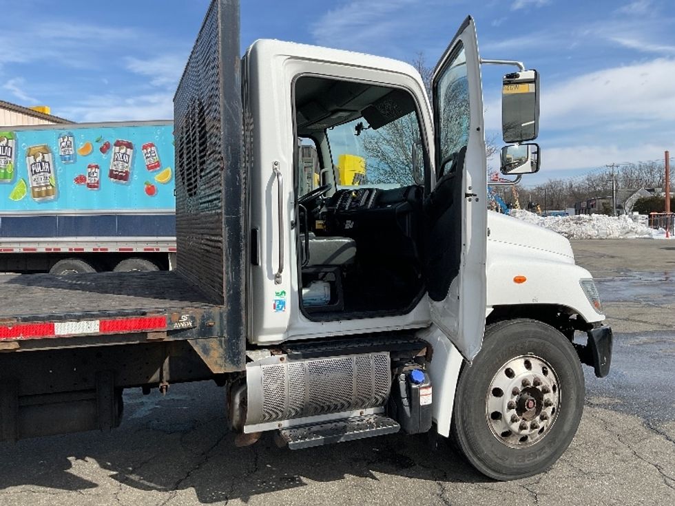 Flatbed Truck-Light and Medium Duty Trucks-Hino-2020-338-Chicopee-MA-166,670\n\t\tmiles-$ 39,250 - Image 18