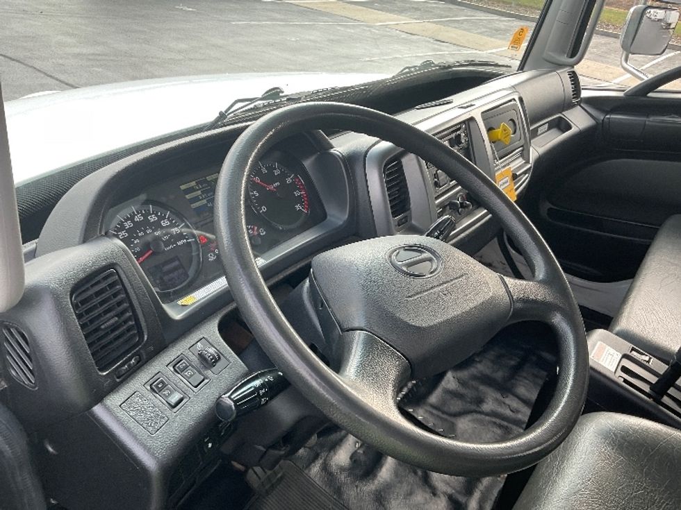 Flatbed Truck-Light and Medium Duty Trucks-Hino-2020-338-Lancaster-PA-146,436\n\t\tmiles-$ 47,000 - Image 17