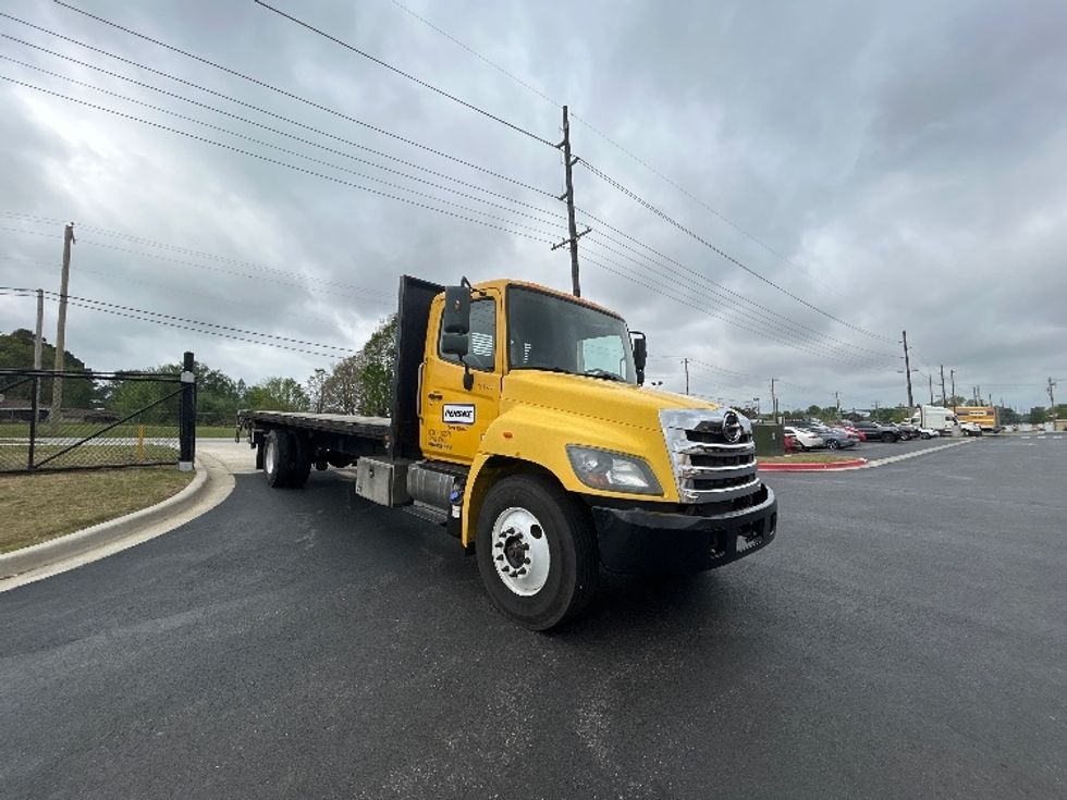 Flatbed Truck-Light and Medium Duty Trucks-Hino-2020-338-Lowell-AR-203,875\n\t\tmiles-$ 32,000 - Image 1