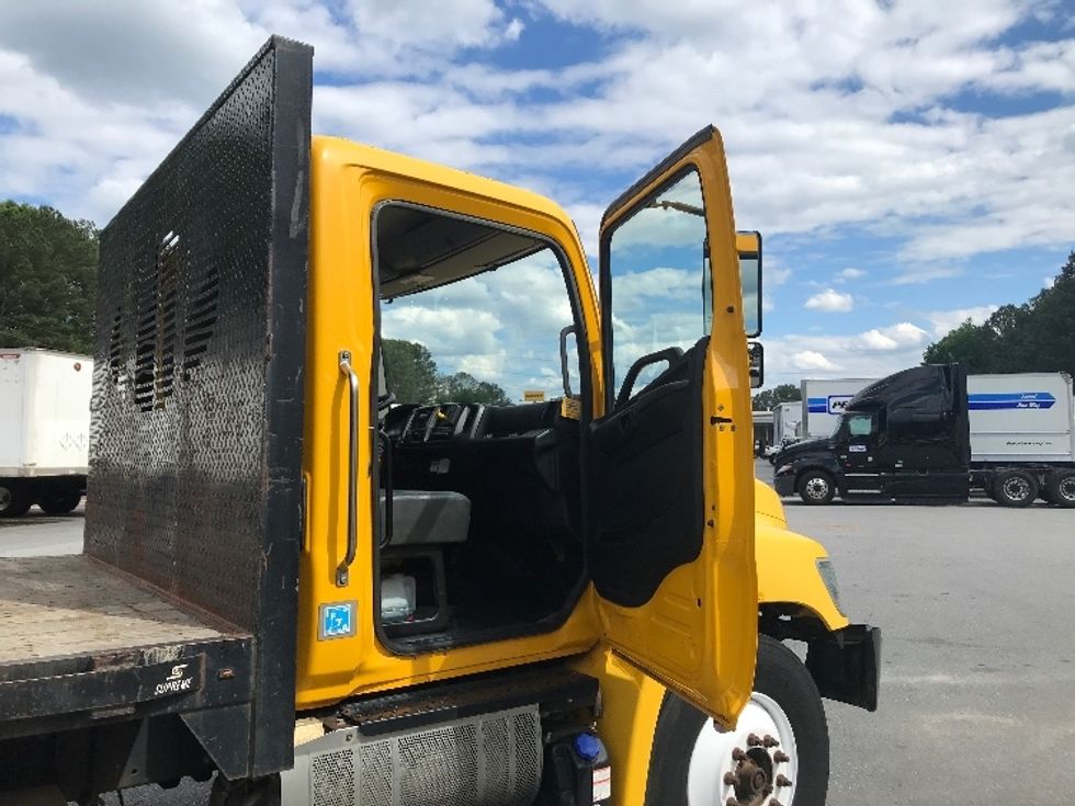Flatbed Truck-Light and Medium Duty Trucks-Hino-2020-338-Norcross-GA-177,728\n\t\tmiles-$ 49,000 - Image 18