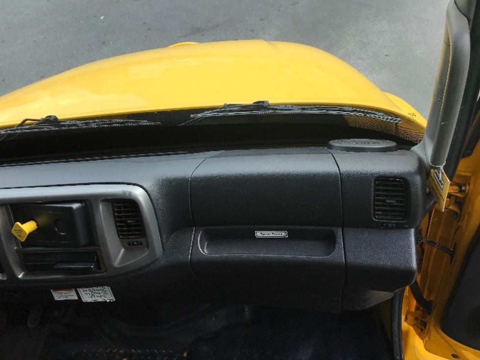 Flatbed Truck-Light and Medium Duty Trucks-Hino-2020-338-Norcross-GA-177,728\n\t\tmiles-$ 49,000 - Image 19