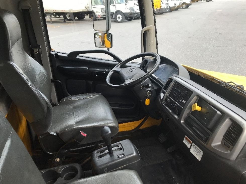 Flatbed Truck-Light and Medium Duty Trucks-Hino-2020-338-Norcross-GA-177,728\n\t\tmiles-$ 49,000 - Image 20