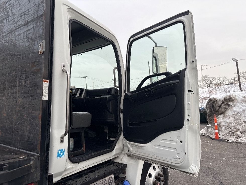 Flatbed Truck-Light and Medium Duty Trucks-Hino-2020-338-North Bergen-NJ-132,230\n\t\tmiles-$ 45,250 - Image 18