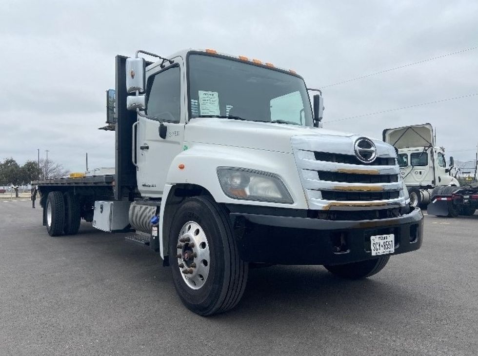 Flatbed Truck-Light and Medium Duty Trucks-Hino-2020-338-San Antonio-TX-208,023\n\t\tmiles-$ 47,500 - Image 1