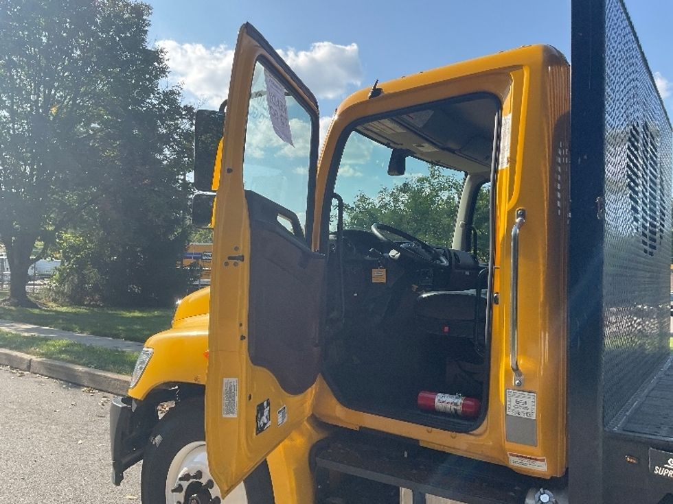 Flatbed Truck-Light and Medium Duty Trucks-Hino-2023-L6-King Of Prussia-PA-36,617\n\t\tmiles-$ 82,000 - Image 16