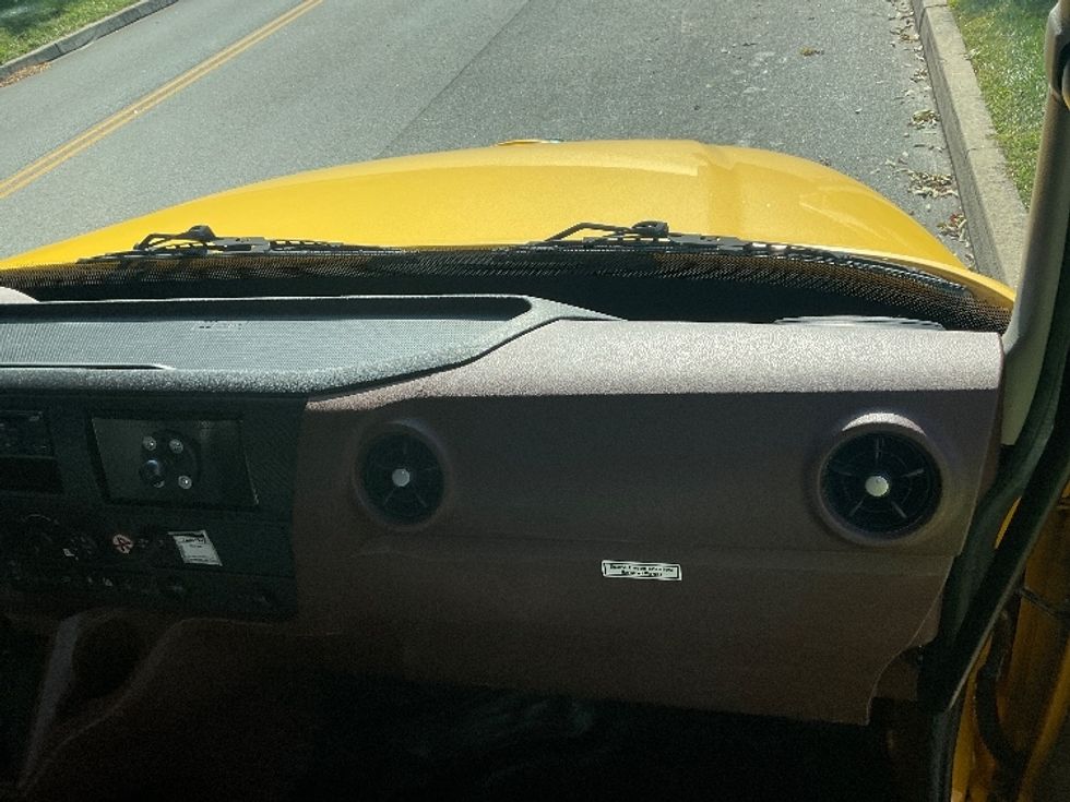 Flatbed Truck-Light and Medium Duty Trucks-Hino-2023-L6-King Of Prussia-PA-36,617\n\t\tmiles-$ 82,000 - Image 21