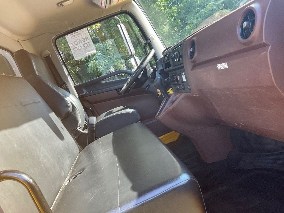 Flatbed Truck-Light and Medium Duty Trucks-Hino-2023-L6-King Of Prussia-PA-36,617\n\t\tmiles-$ 82,000 - Image 22