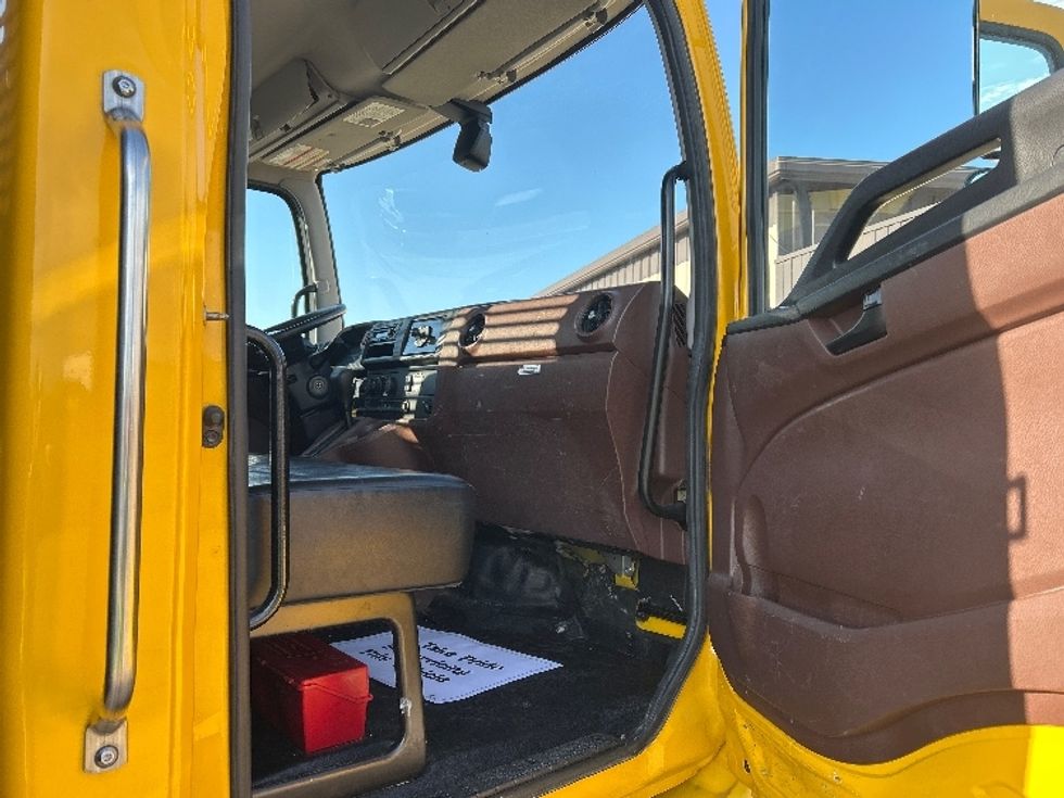 Flatbed Truck-Light and Medium Duty Trucks-Hino-2023-L6-Oklahoma City-OK-93,566\n\t\tmiles-$ 78,000 - Image 18