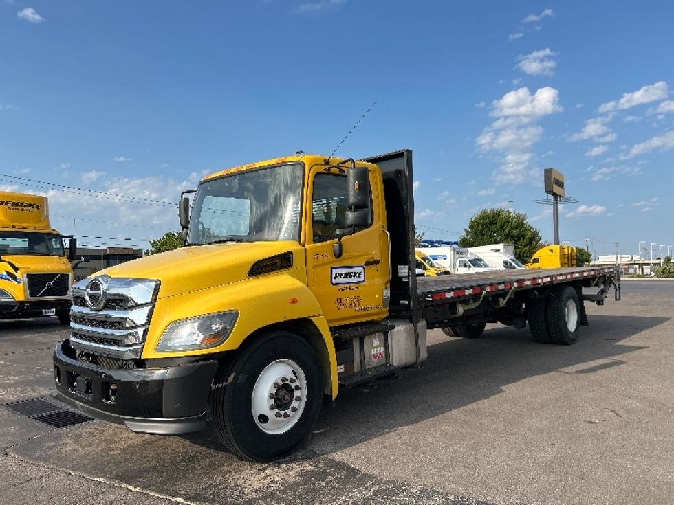Flatbed Truck-Light and Medium Duty Trucks-Hino-2023-L6-Oklahoma City-OK-93,566\n\t\tmiles-$ 80,250 - Image 3