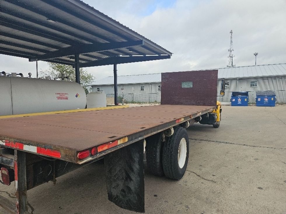 Flatbed Truck-Light and Medium Duty Trucks-International-2006-4300-Round Rock-TX-200,000\n\t\tmiles-$ 8,500 - Image 11