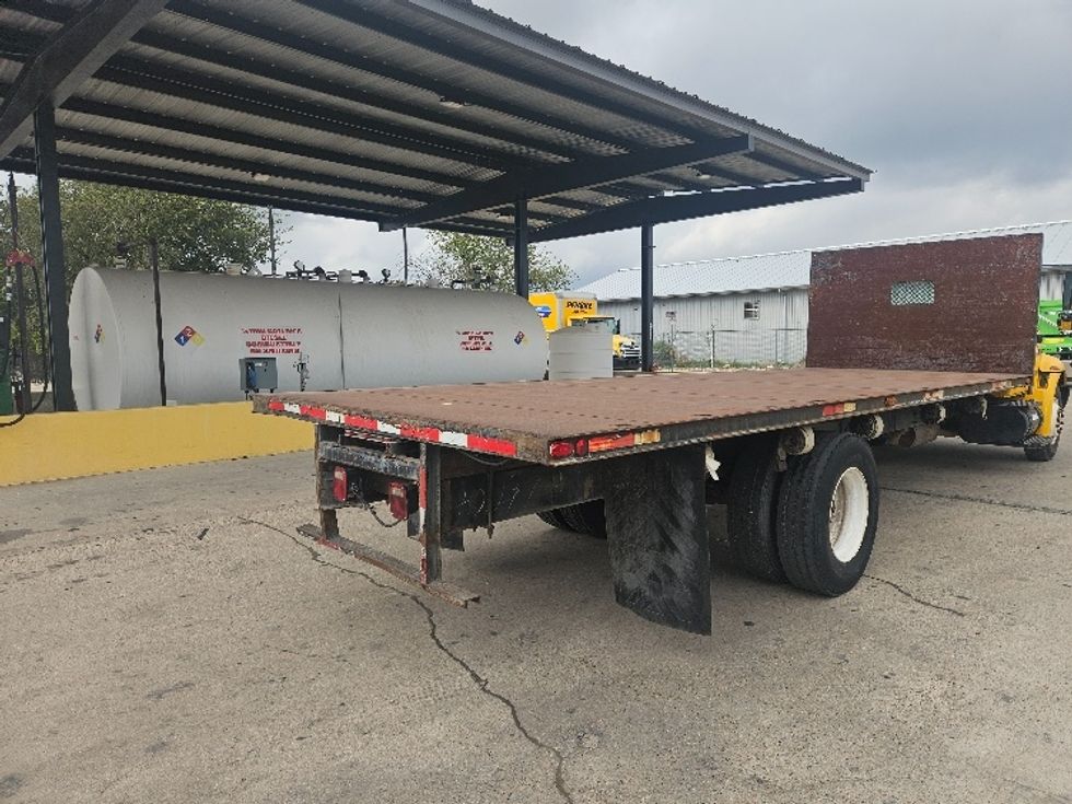 Flatbed Truck-Light and Medium Duty Trucks-International-2006-4300-Round Rock-TX-200,000\n\t\tmiles-$ 8,500 - Image 12