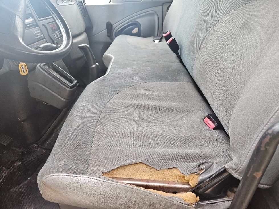 Flatbed Truck-Light and Medium Duty Trucks-International-2006-4300-Round Rock-TX-200,000\n\t\tmiles-$ 8,500 - Image 18