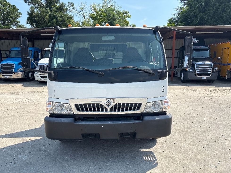 Flatbed Truck-Light and Medium Duty Trucks-International-2006-CF600-Fayetteville-NC-151,478\n\t\tmiles-$ 8,000 - Image 2
