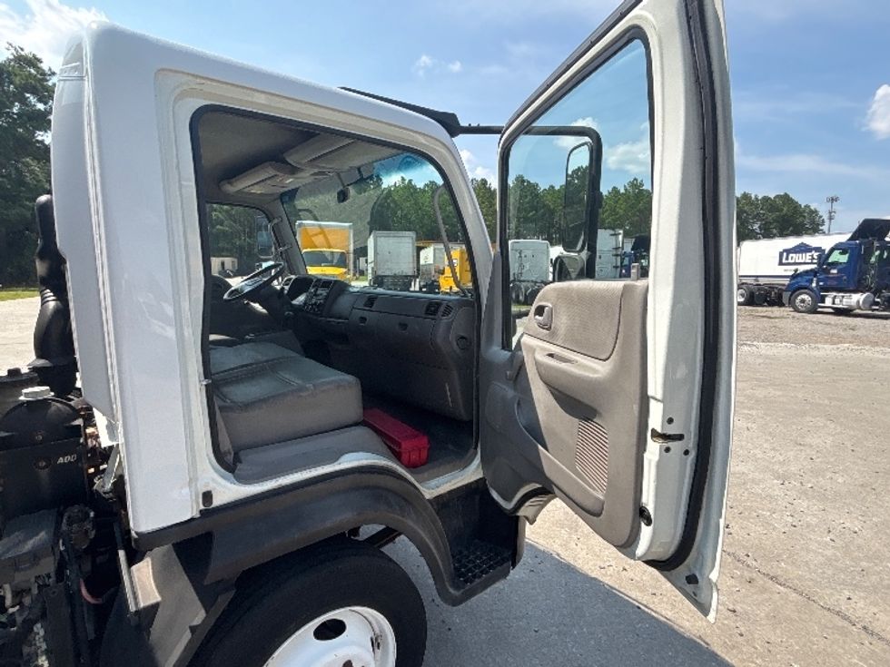 Flatbed Truck-Light and Medium Duty Trucks-International-2006-CF600-Fayetteville-NC-151,478\n\t\tmiles-$ 8,000 - Image 20