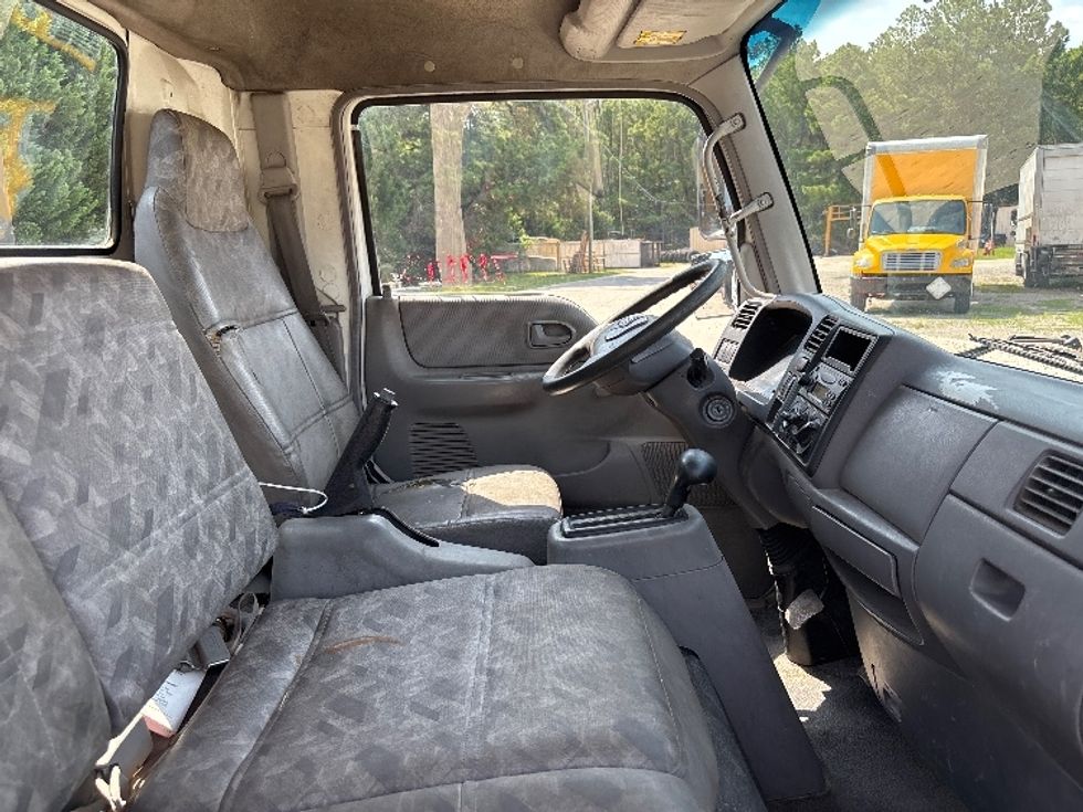 Flatbed Truck-Light and Medium Duty Trucks-International-2006-CF600-Fayetteville-NC-151,478\n\t\tmiles-$ 8,000 - Image 22