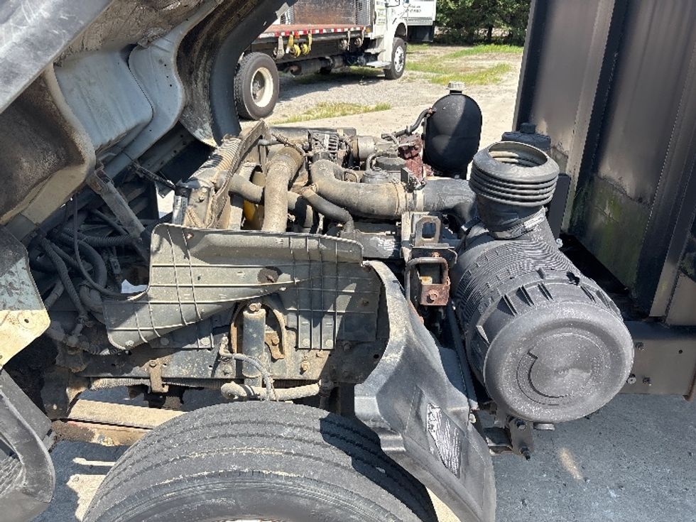 Flatbed Truck-Light and Medium Duty Trucks-International-2006-CF600-Fayetteville-NC-151,478\n\t\tmiles-$ 8,000 - Image 24