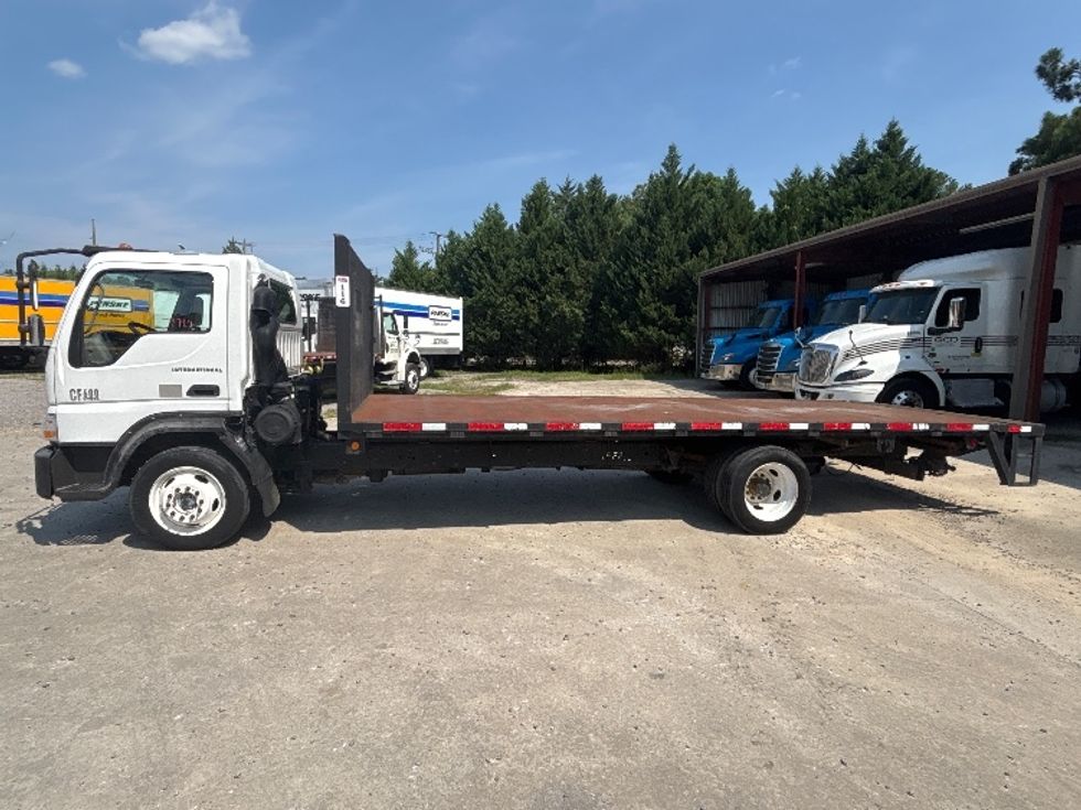 Flatbed Truck-Light and Medium Duty Trucks-International-2006-CF600-Fayetteville-NC-151,478\n\t\tmiles-$ 8,000 - Image 4