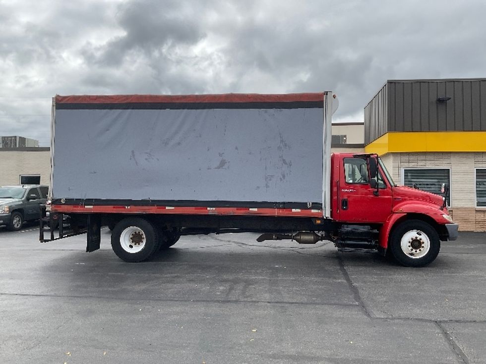 Flatbed Truck-Light and Medium Duty Trucks-International-2010-4300-Milwaukee-WI-473,182\n\t\tmiles-$ 7,500 - Image 13