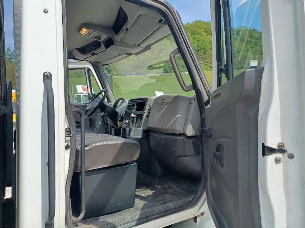 Flatbed Truck-Light and Medium Duty Trucks-International-2012-4400-Huntington-WV-228,012\n\t\tmiles-$ 24,000 - Image 20