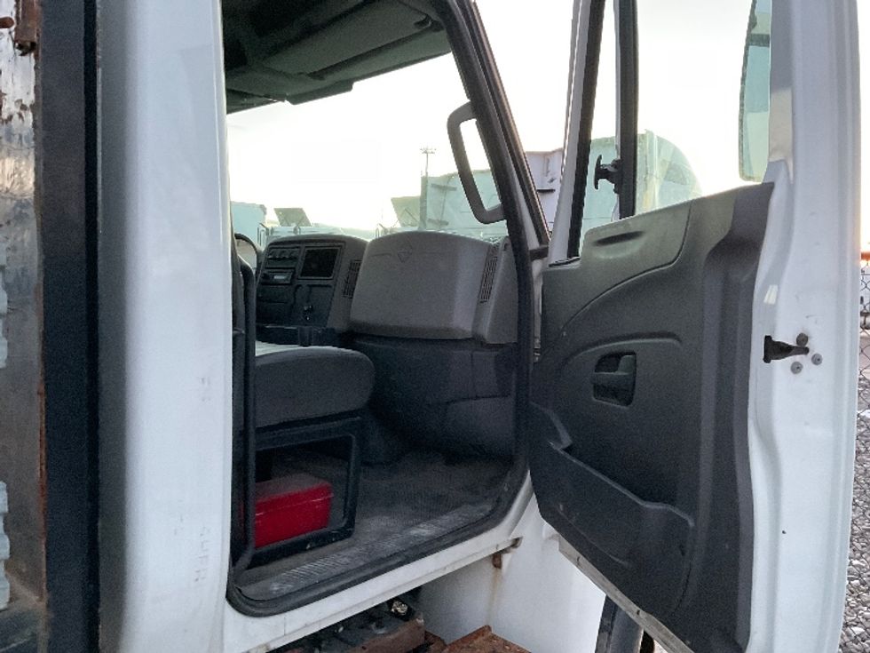 Flatbed Truck-Light and Medium Duty Trucks-International-2013-4300-Warren-MI-218,173\n\t\tmiles-$ 12,000 - Image 18