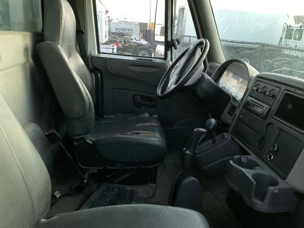 Flatbed Truck-Light and Medium Duty Trucks-International-2013-4300-Warren-MI-218,173\n\t\tmiles-$ 12,000 - Image 20