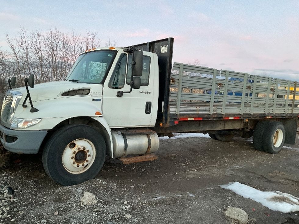 Flatbed Truck-Light and Medium Duty Trucks-International-2013-4300-Warren-MI-218,173\n\t\tmiles-$ 12,000 - Image 3