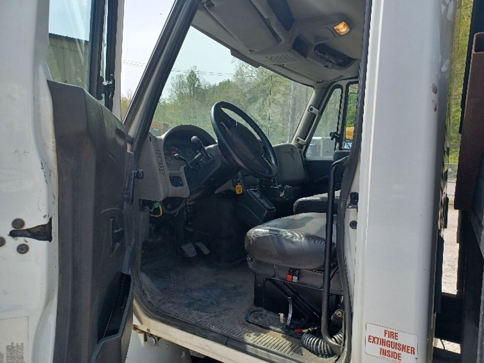 Flatbed Truck-Light and Medium Duty Trucks-International-2014-4300-Huntington-WV-197,315\n\t\tmiles-$ 26,500 - Image 16