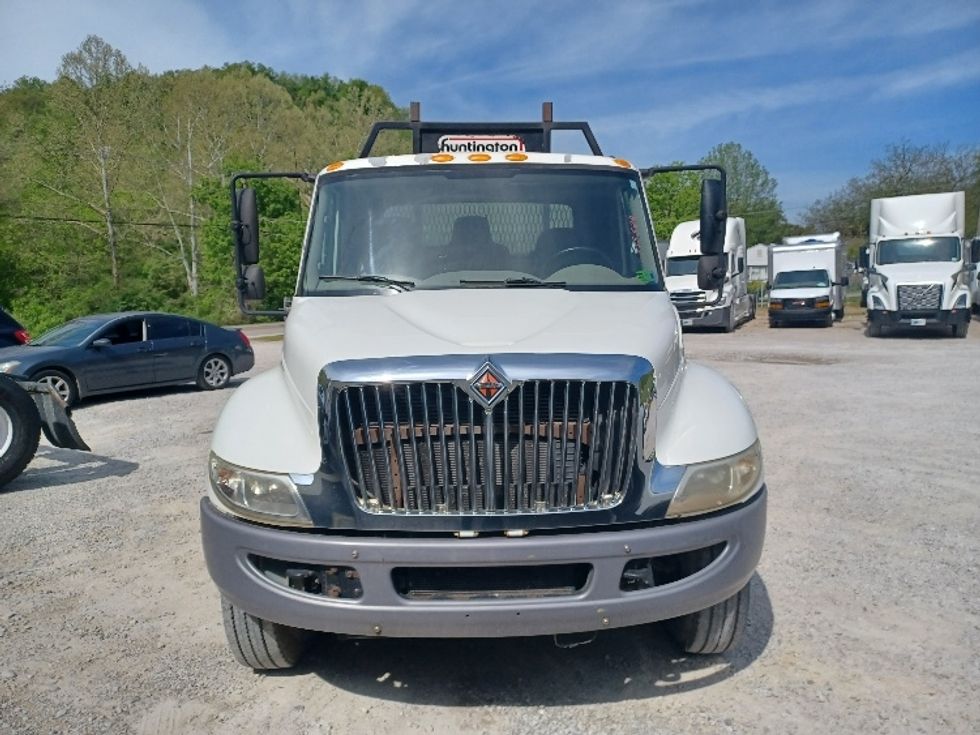 Flatbed Truck-Light and Medium Duty Trucks-International-2014-4300-Huntington-WV-197,315\n\t\tmiles-$ 26,500 - Image 2