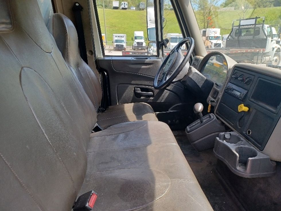 Flatbed Truck-Light and Medium Duty Trucks-International-2014-4300-Huntington-WV-197,315\n\t\tmiles-$ 26,500 - Image 22