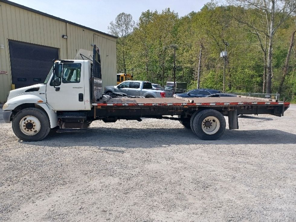 Flatbed Truck-Light and Medium Duty Trucks-International-2014-4300-Huntington-WV-197,315\n\t\tmiles-$ 26,500 - Image 4