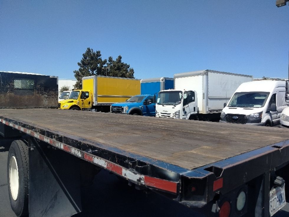Flatbed Truck-Light and Medium Duty Trucks-International-2017-4300-Torrance-CA-239,051\n\t\tmiles-$ 25,250 - Image 10