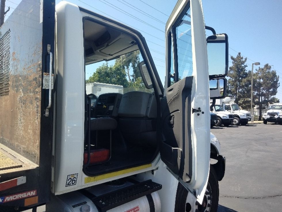 Flatbed Truck-Light and Medium Duty Trucks-International-2017-4300-Torrance-CA-239,051\n\t\tmiles-$ 25,250 - Image 18