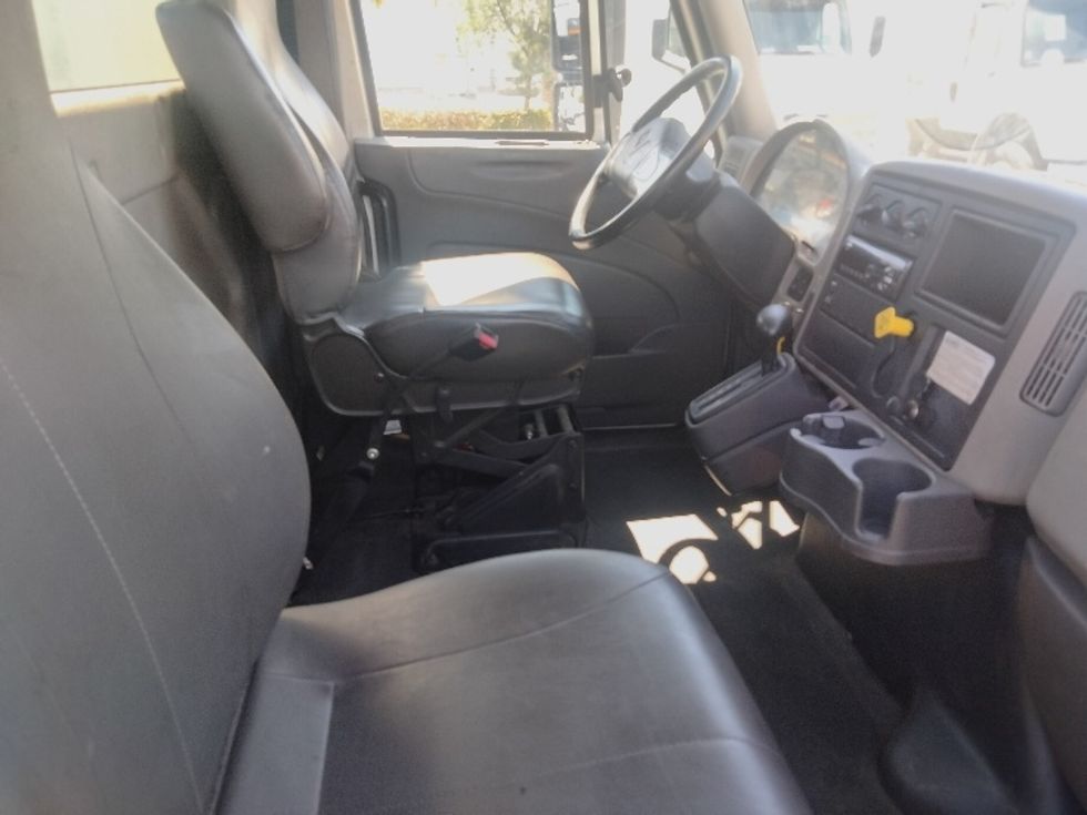 Flatbed Truck-Light and Medium Duty Trucks-International-2017-4300-Torrance-CA-239,051\n\t\tmiles-$ 25,250 - Image 20